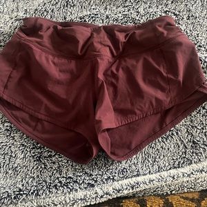 SPEED UP 2.5 LULULEMON SHORTS